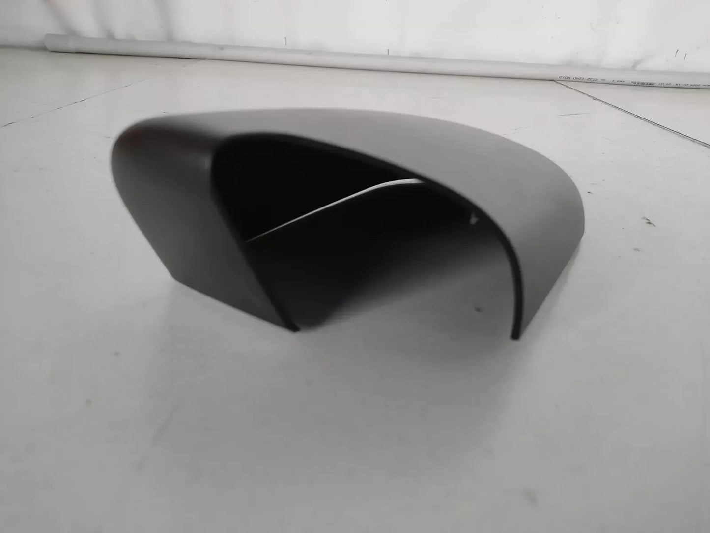 BMW VEIDRODĖLIO DANGTELIS