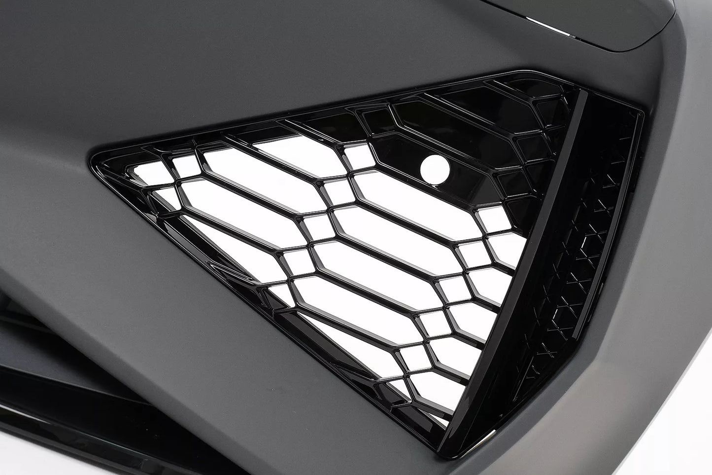 AUDI A6 (C8) priekinis bamperis RS , 18 -